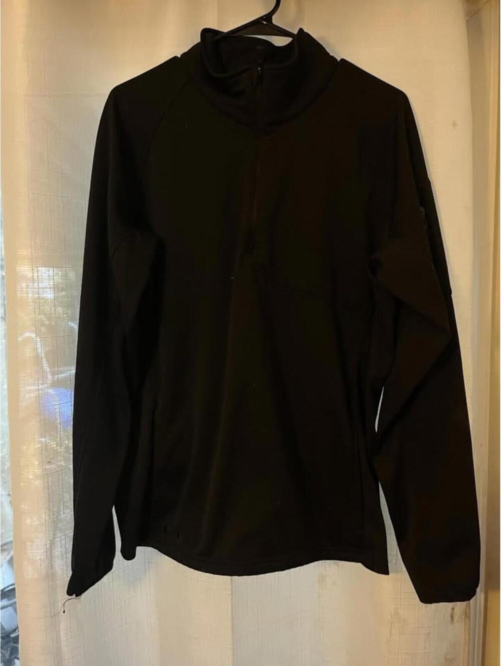 Oakley Sweater Men’s LargeHydrolix Quarter Zip Pullover Golf Performance Black